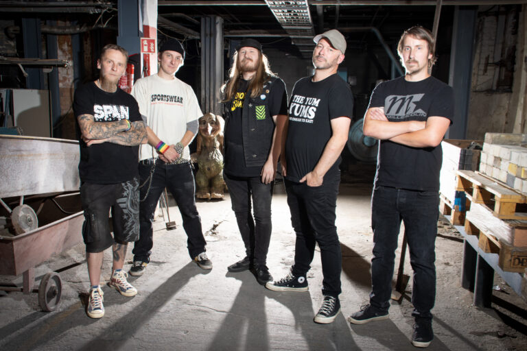 Ken Roger Lundhaug, (f.v.), Gisle Bangsund, Lucas Vidarsson, Anders Olsen Brøntveit og Morten Indstøy i Light At The End er snart klare med sin første EP.