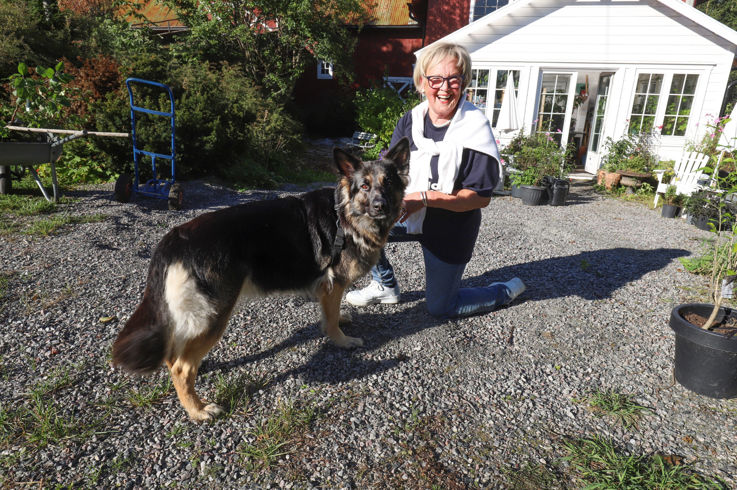 B&aring;de Ronja og Elisabeth trives p&aring; sm&aring;bruket p&aring; Austmarka.