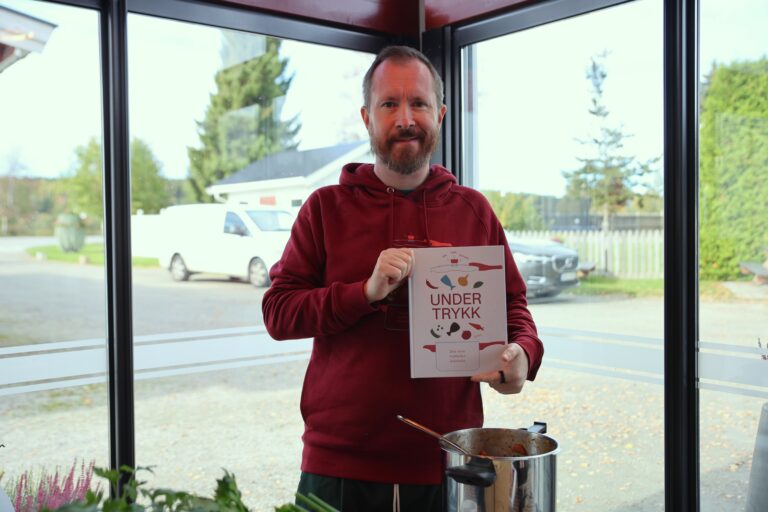 Men sin nye bok håper Jan Ivar Nykvist at flere kommer til å teste ut og lage mat med trykkoker.