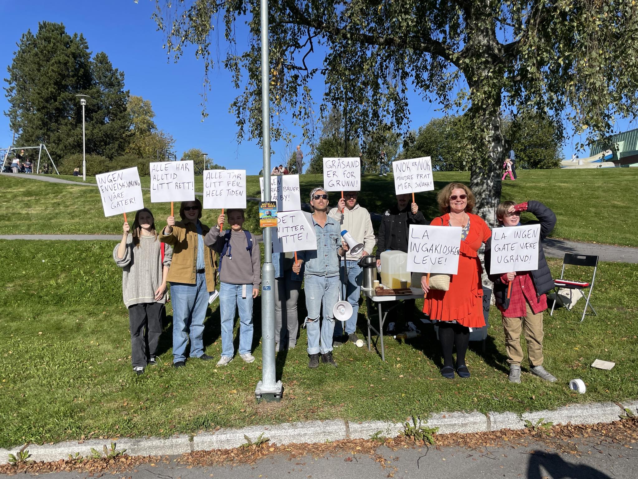 Tidligere i h&oslash;st arrangerte Martin H&oslash;gberget og Harald Engang med flere demonstrasjonstog i Byparken med litt ulike budskap.