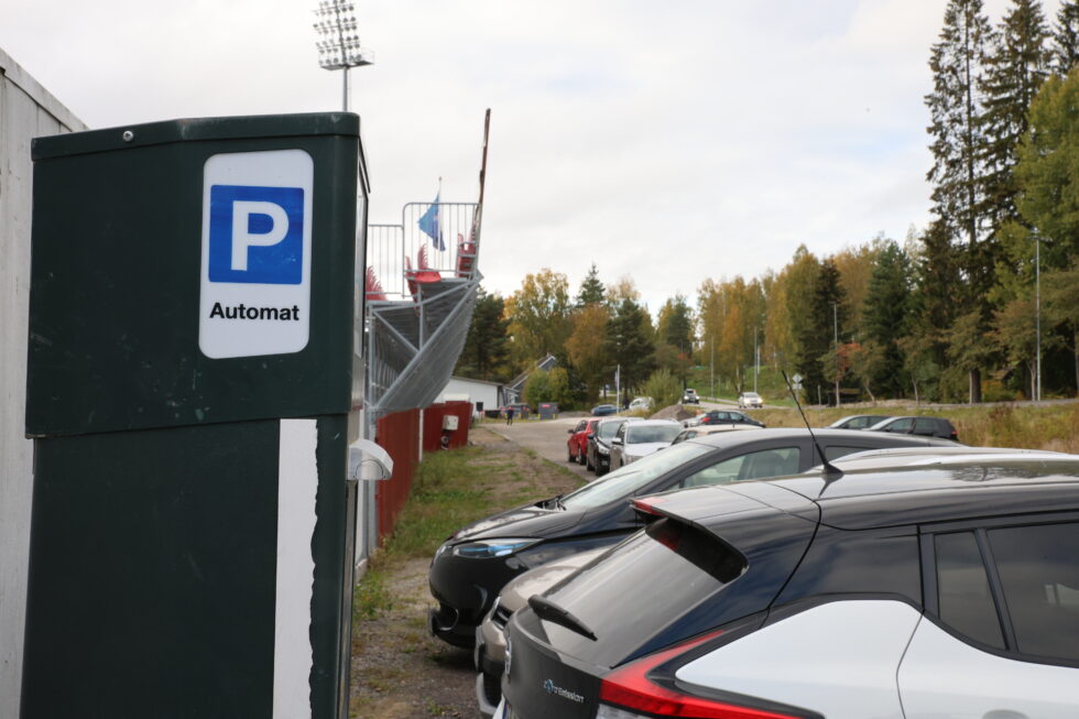 Noen automater er satt opp, men de er ikke helt klare til bruk enda.