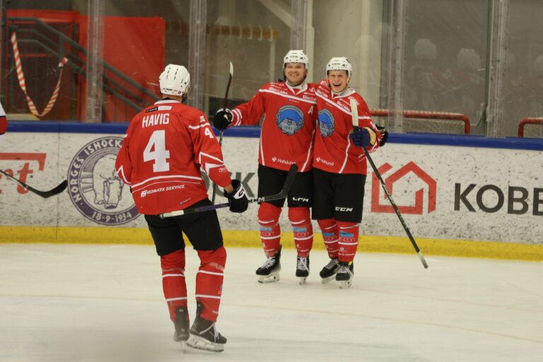 Mattias Hansen (t.h.) og Andreas Heier sørget for seier med sine mål.