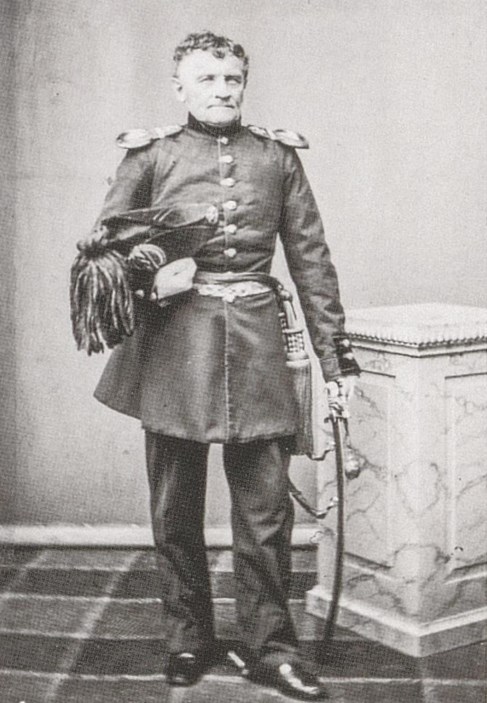 Carl Bonaparte Roosen (1800-1880) tilbragte hele livet i militæret, men steg aldri over kapteins grad. Det samme kan sies om hans jevnaldrende kollega Fredrik Werenskiold.