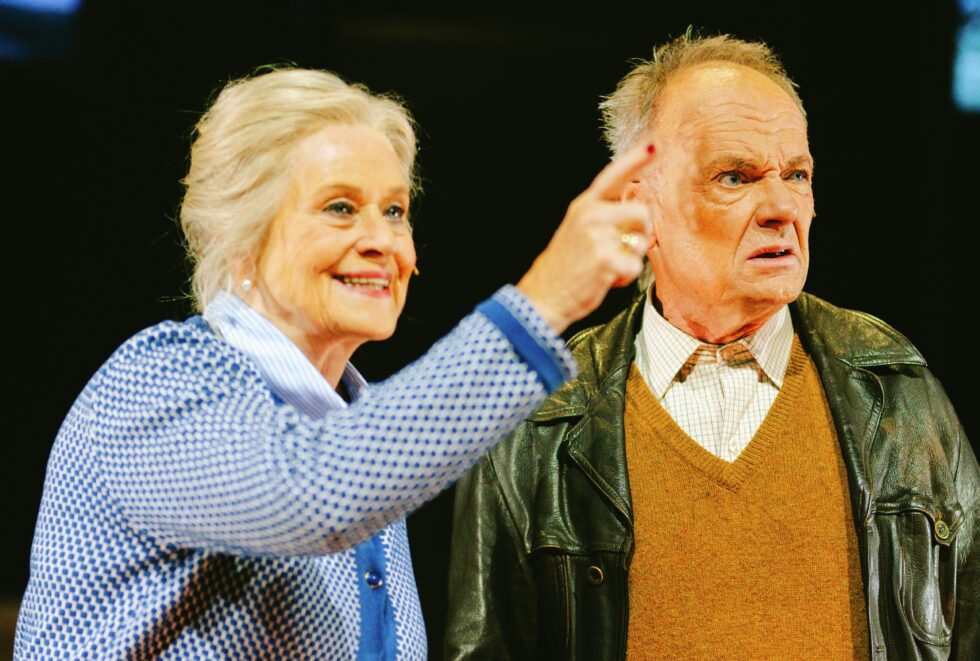 Per Christian Ellefsen og Anne Marie Ottersen spilller i forestillingen «Bare Elling» på Rådhus-teatret.