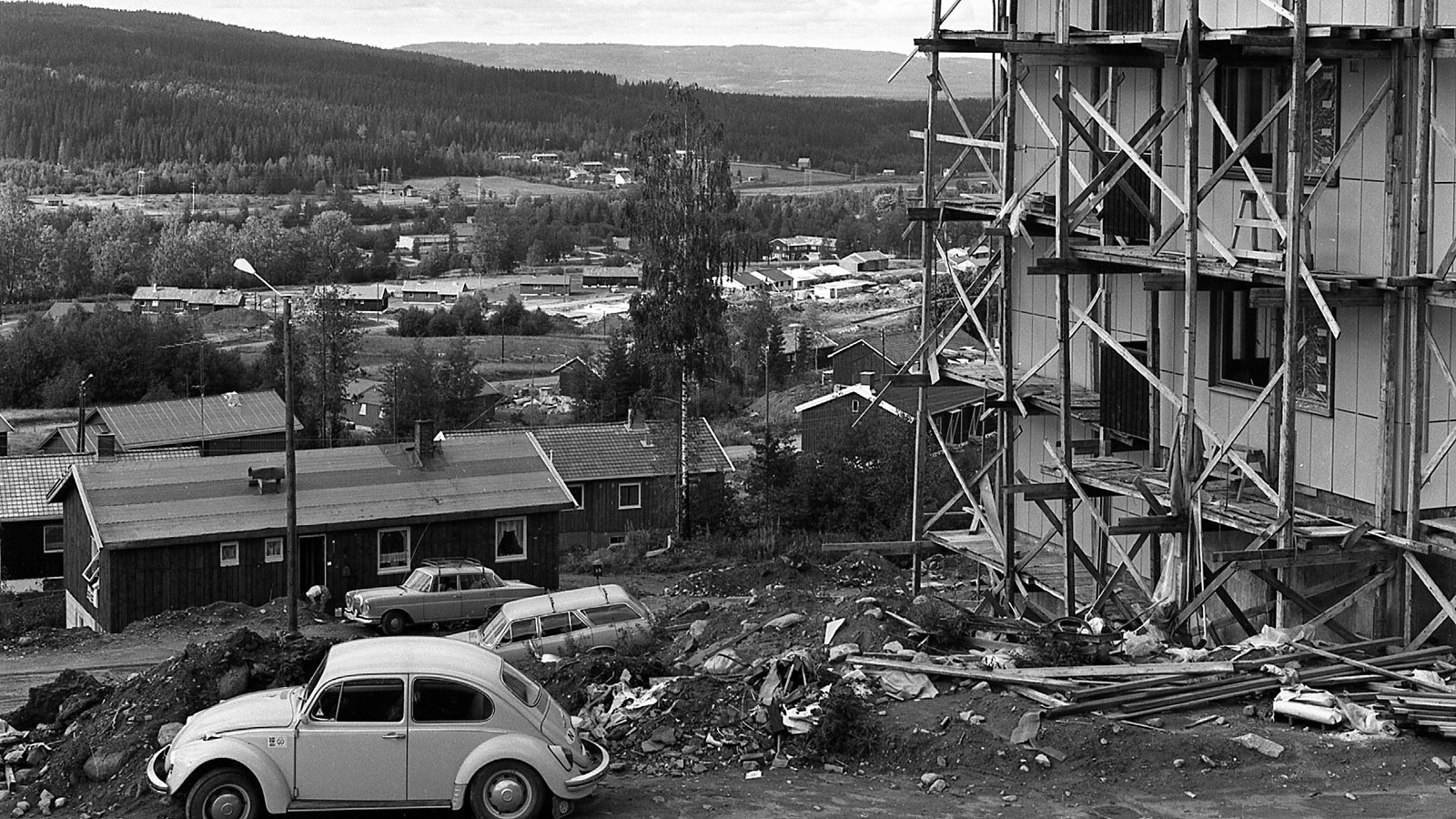 Utbyggingen av Langeland på 70-tallet omformet utmark og åker til blokker, rekkehus, kjedehus og eneboliger.