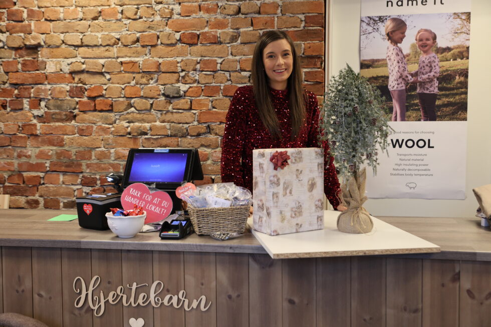 Sina Martine Brenna Engerbakk ved Hjertebarn forteller at hun var lenge usikker på om de kom til å ha Black Friday tilbud.