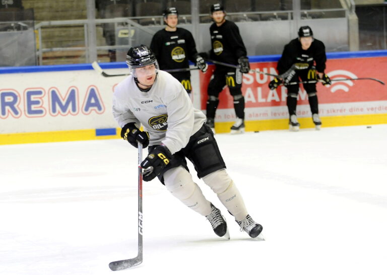 Didrik Baanerud ser fremover og håper han får proffkontrakt med Stavanger Oilers etter sesongen.