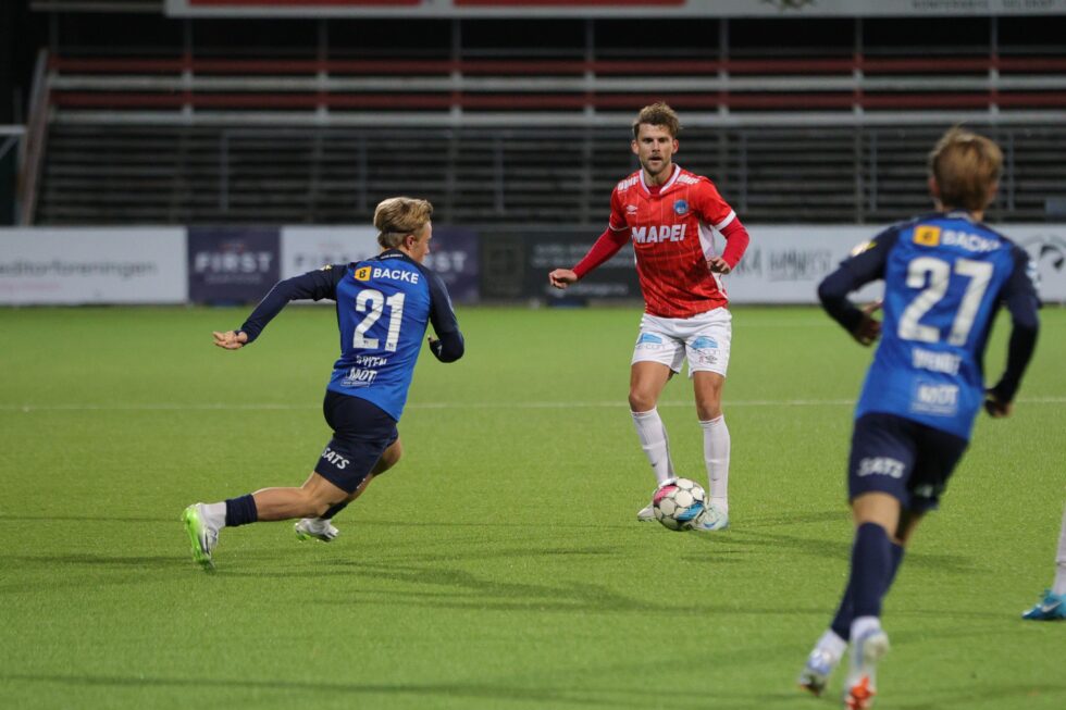 Daniel Lysgård som nylig signerte for to nye sesonger i KIL-drakta og resten av laget serieåpner hjemme mot Åsane når fotballsesongen starter i 2025.