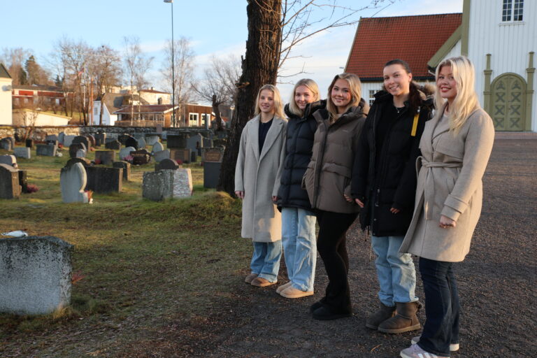 Dette er gjengen som har etablert Gravstell UB. F.v. Frøya Høgberg, Astrid Wangen Amundsen, Hanna Torp, Ingrid Walberg Nilssen og Andrea Ødegård Ruud.