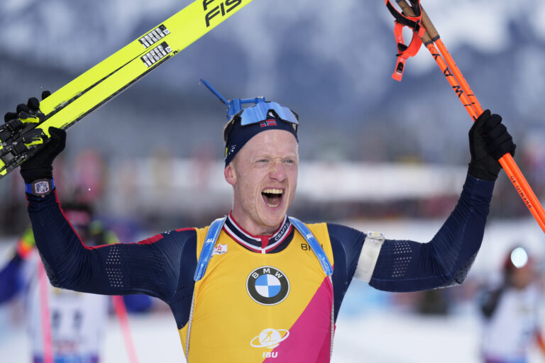 Johannes Thingnes Bø viste form og vant i Frankrike.