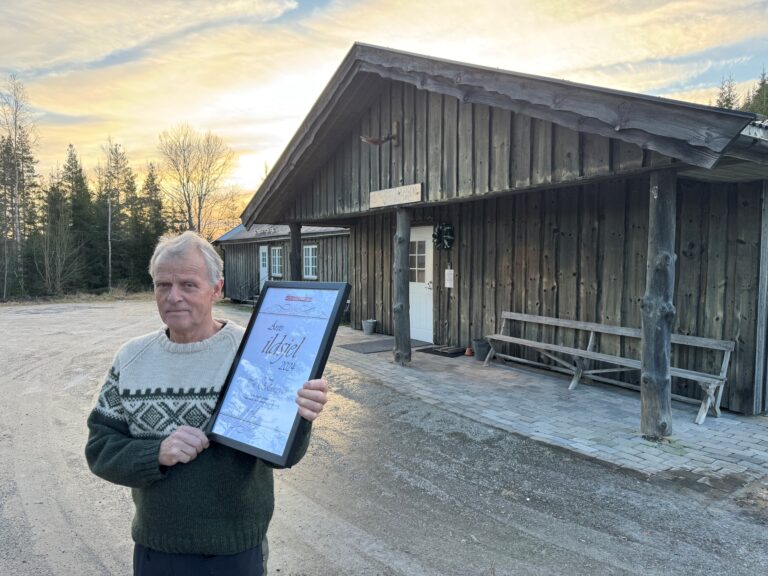 Tor Solbergseter har lagt ned mange dugnadstimer, blant annet på samfunnshuset på Tussevangen