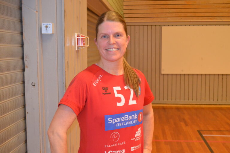 Camilla Berg var med da KILs håndballdamer startet året med å slå Glassverket i Tråstadhallen søndag ettermiddag.