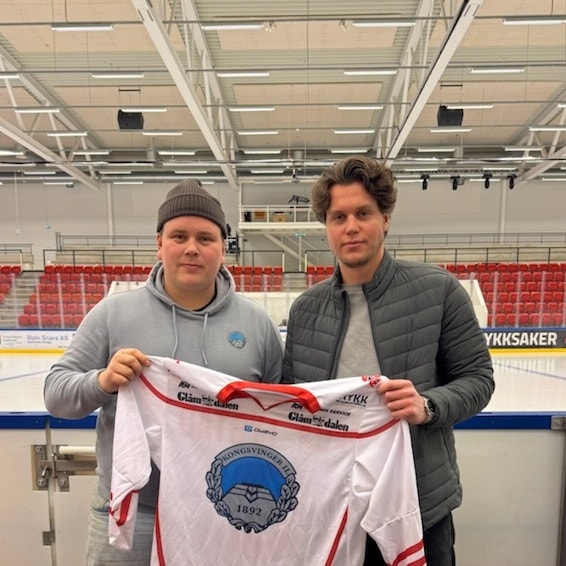 Simon Stolt Wang, sportssjef i KIL Ishockey er glad over over å kunne forsterke laget med svensken Viktor Greveback.