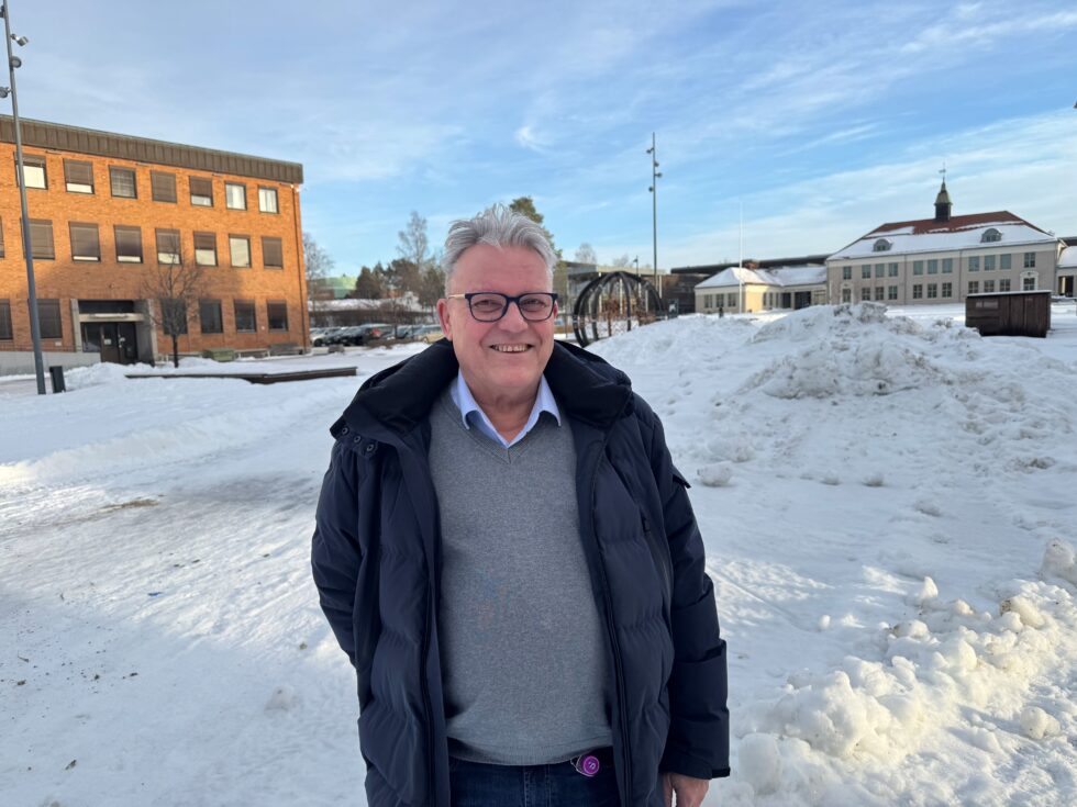 Fra neste uke tar Johan Aas permisjon fra Kongsvinger-politikken og jobben ved Sentrum videregående skole.