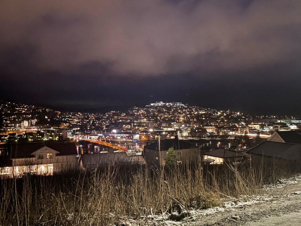 – Når kommunen styrer mot 100 millioner i underskudd, trenger vi ikke høyere skatter og et styringsflertall som villeder velgerne sine, skriver Oskar Aanmoen (h) i dette debattinnlegget.