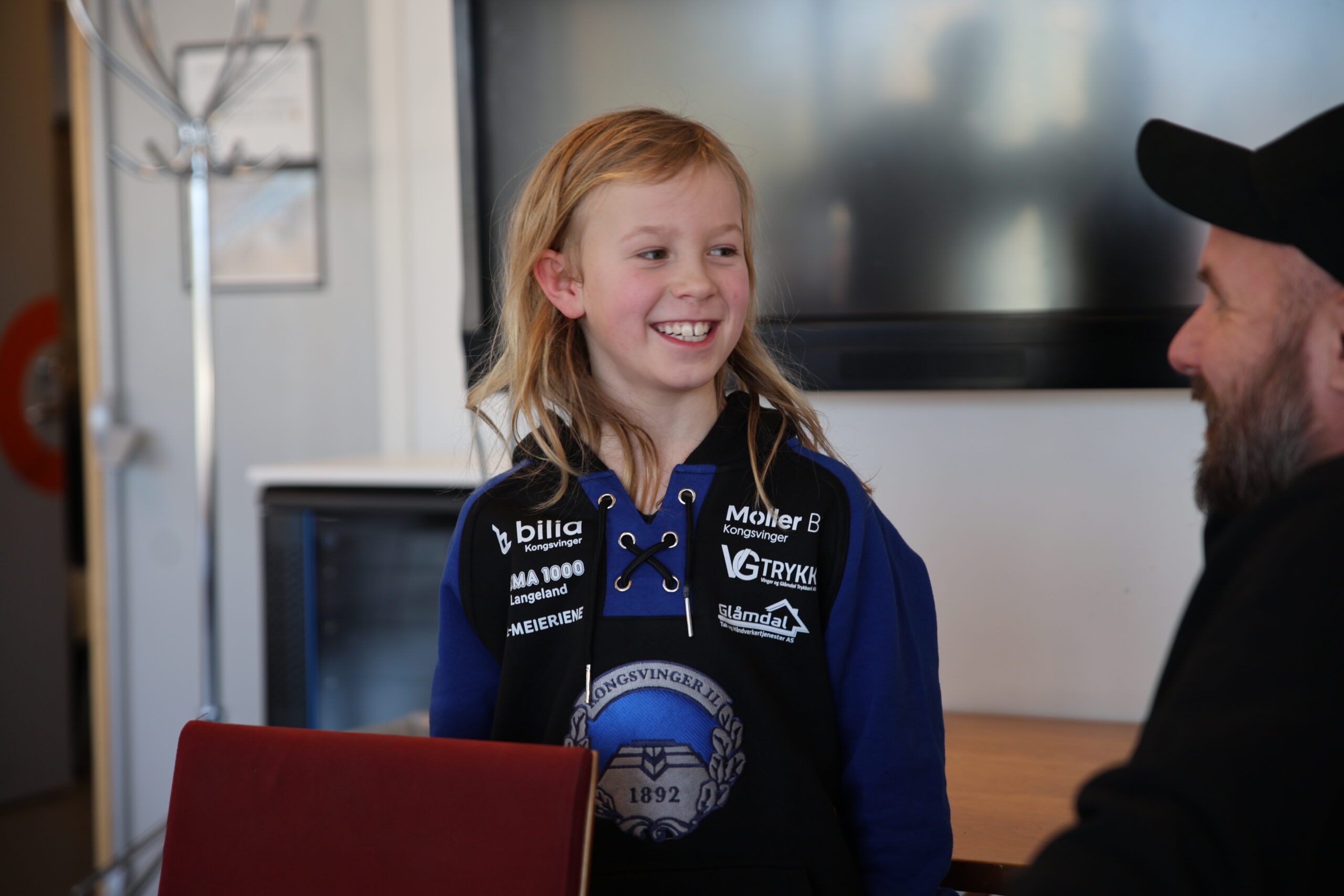 Albert Olav Jonsson trives godt med å være med på hockeyakademiet.