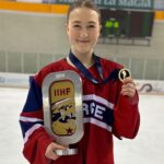 Kajsa Bråten startet bra for Norge i u-18 vm. Bildet er fra da hun og resten av u-18 landslaget sikret seier i sin pulje i fjor.