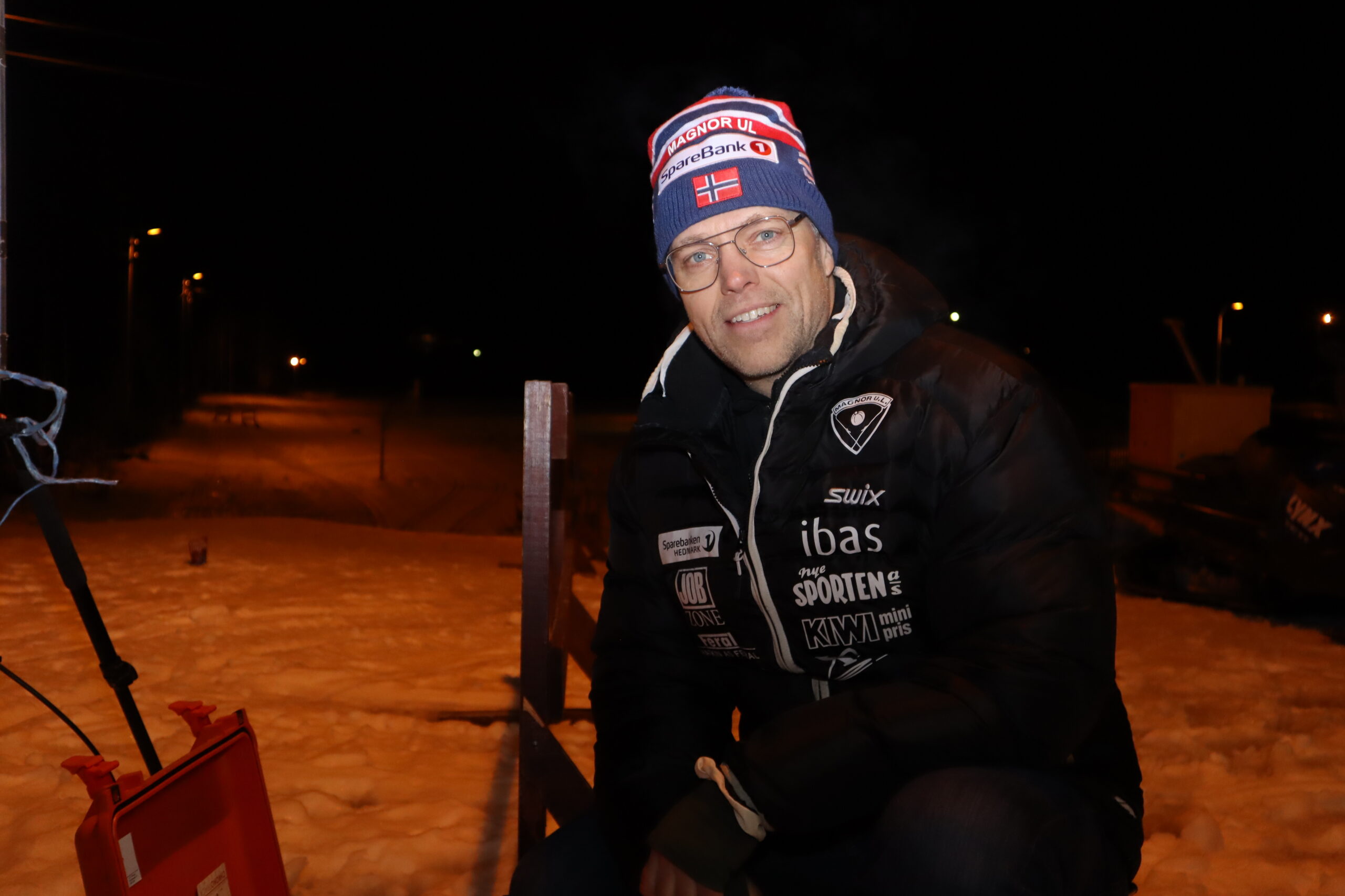 Kristoffer Kalland i Magnor Ungdomslag sin skigruppe er spent på hvor mange som kommer til Liermoen på tirsdag.