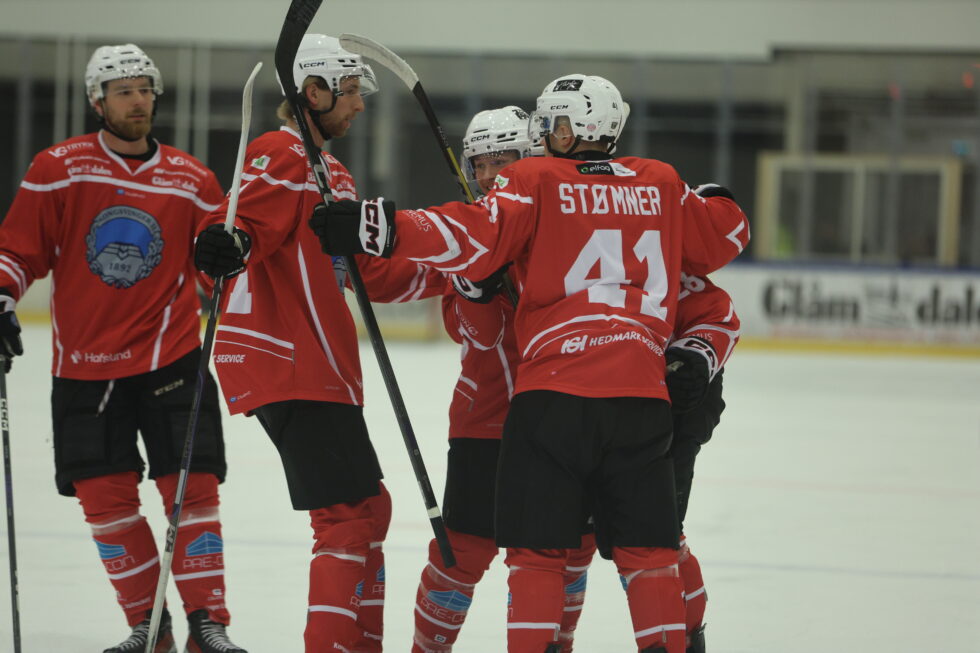 KIL ishockey skal kjempe om å beholde plassen i første divisjon. Det skal de få gjøre i Kongshallen.