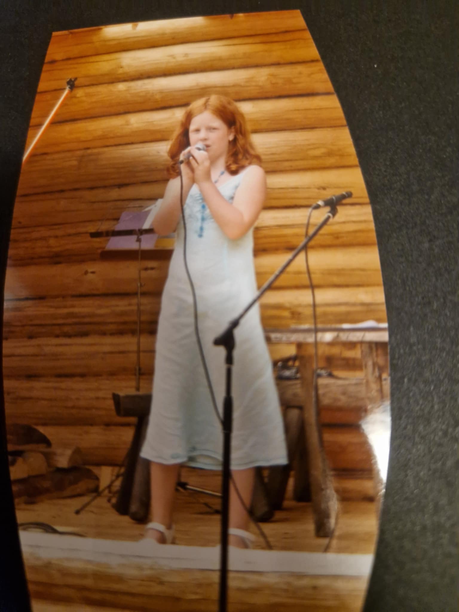 Thea Paulsrud har alltid kost seg på scenen. Her fra hennes første spillejobb i 2005 på Svullrya.