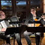 Duo Visklang består av William Sundman Sääf på vokal og gitar og Andreas Nilsson på trekkspill.