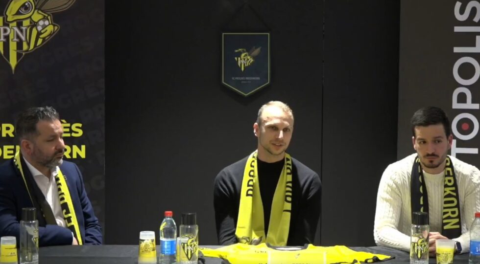 Under en pressekonferanse som ble livestreamet på FC Progrès Niederkorns Facebookside ble Lars Christian Krogh Gerson (i midten) presentert som en av deres nye signeringer.