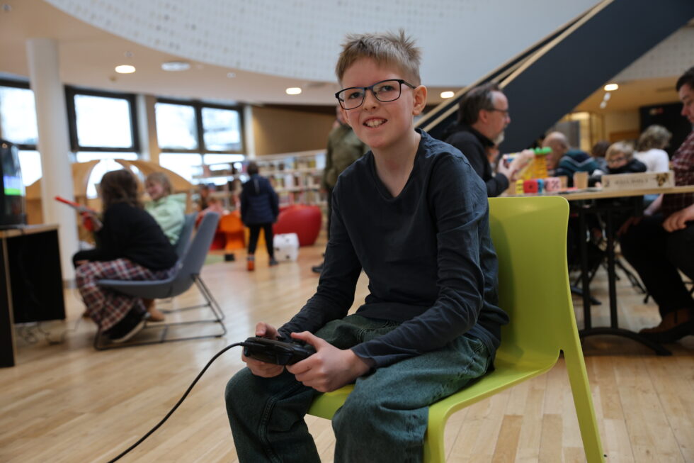 Henrik Trøen Tobekk liker veldig godt å spille Mariokart.