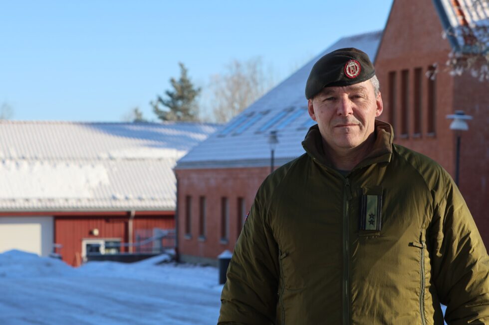 Festningskommandant Arnstein Hestnes kommer med en klar oppfordring til både departement og sine kolleger om å tenke seg om før Gyldenborg selges ut av Forsvaret.