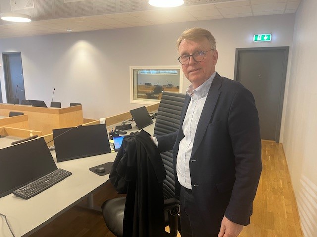 Nå henges dommerkappa bort etter nesten 40 år på jobb i rettsalen for Vegard Sunde.