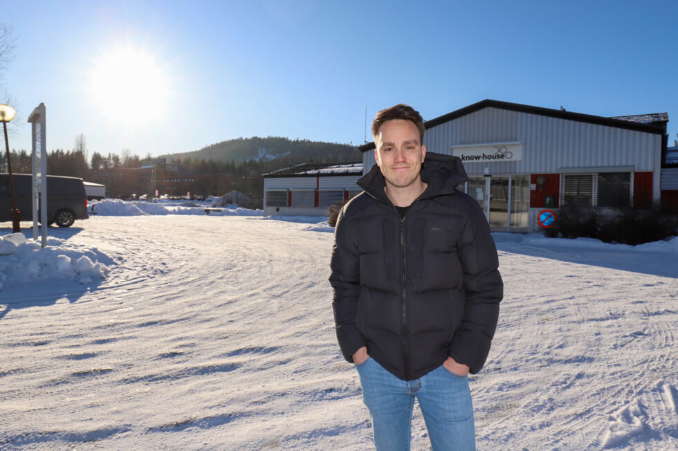 Ole Christian Veiby har kjøpt det tidligere høgskolebygget på Rasta, mulightene for hva han skal fylle bygget med er mange.