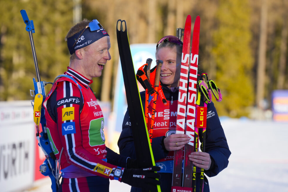 Johannes Thingnes Bø og Ragnhild Femsteinevik tok sølv i VM i skiskyting i sveitsiske Lenzerheide.
