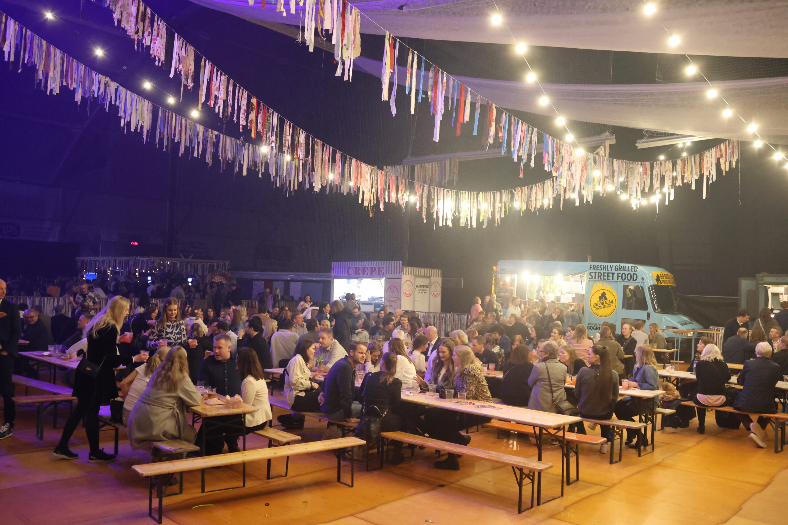 Folk hygget seg med både mat og drikke på Festival Bohem. Et eget område med Foodtrucks sørget for mat til sultne festivalgjengere.