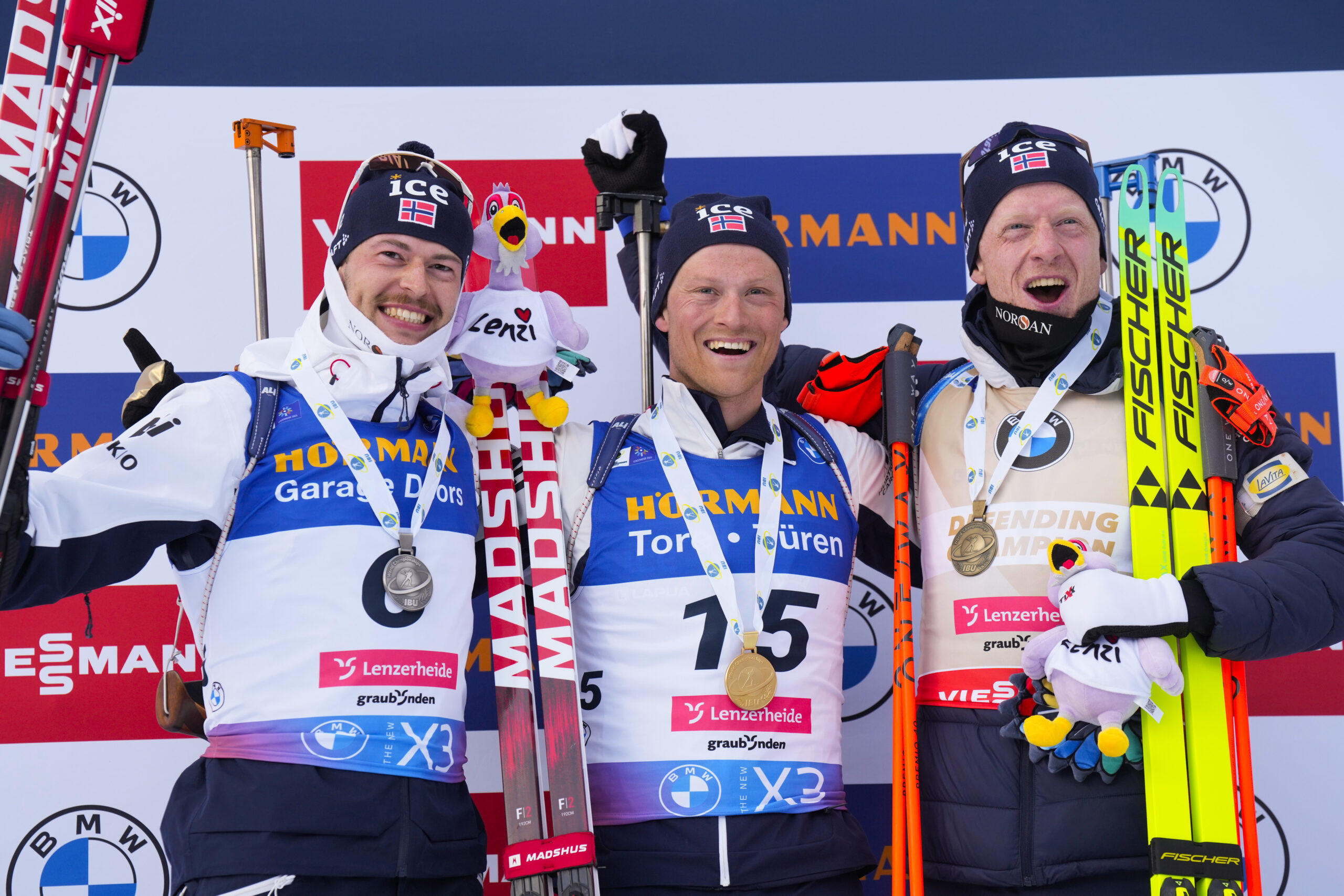 Det ble trippel norsk på pallen under fellesstarten i Lenzerheide.
