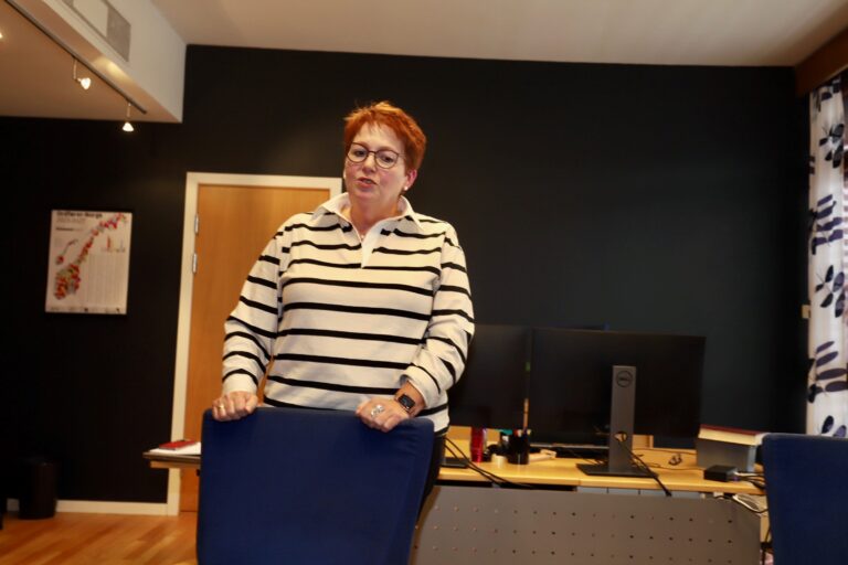 Ordfører Elin Såheim Bjørkli innrømmer at inngangen på 2025 gir bekymringer for den kommunale økonomien.