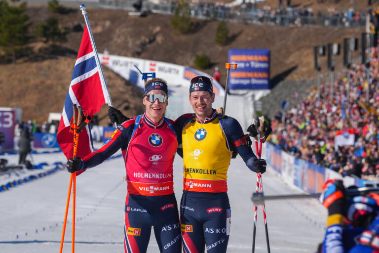 Sturla Holm Lægreid og Johannes Thingnes Bø etter jaktstarten.