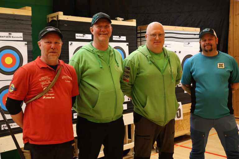 Lars Sørlie, Kai Olsen, Lars Åke og Mattias Johansson var blant de 51 skytterne som var med på siste runde med Vingercup på Vennersberg skole.