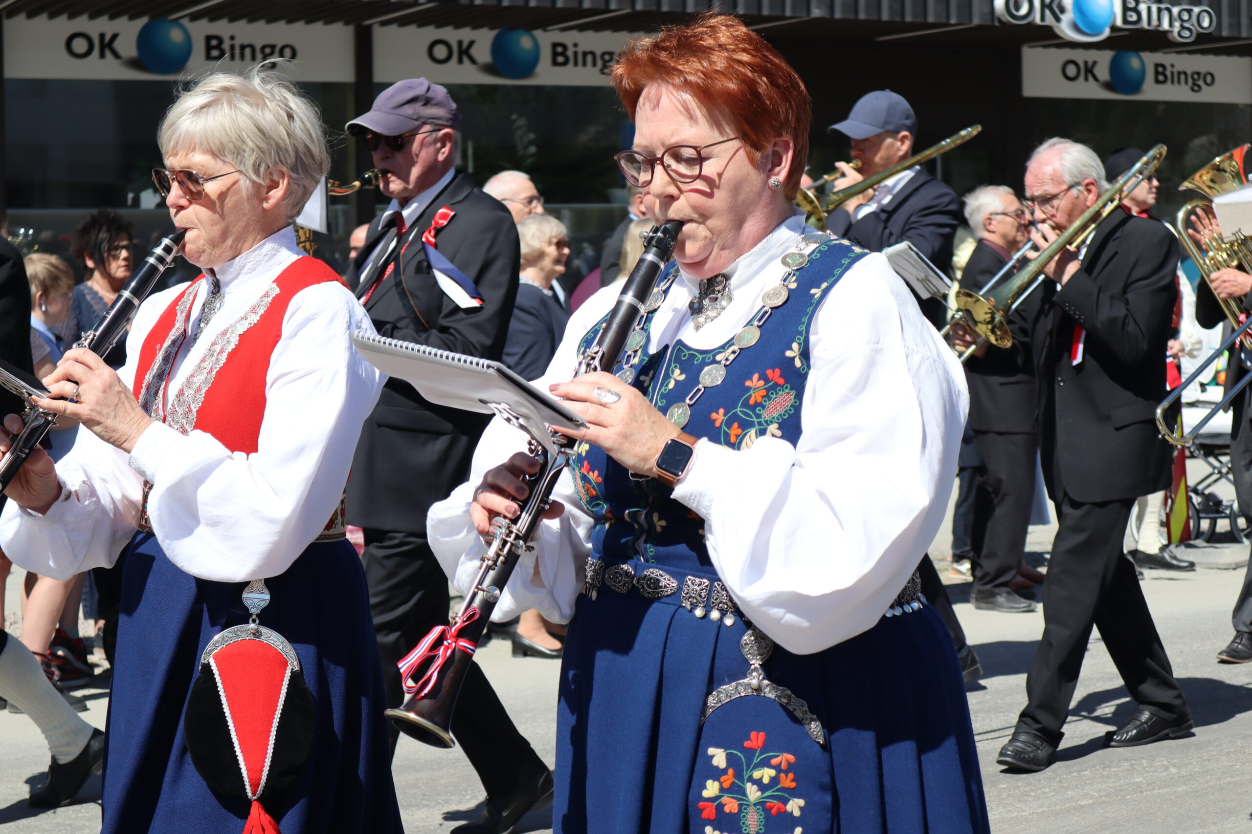 I årets 17. mai tog var Elin å se blant musikantene i Kongsvinger Veterankorps.