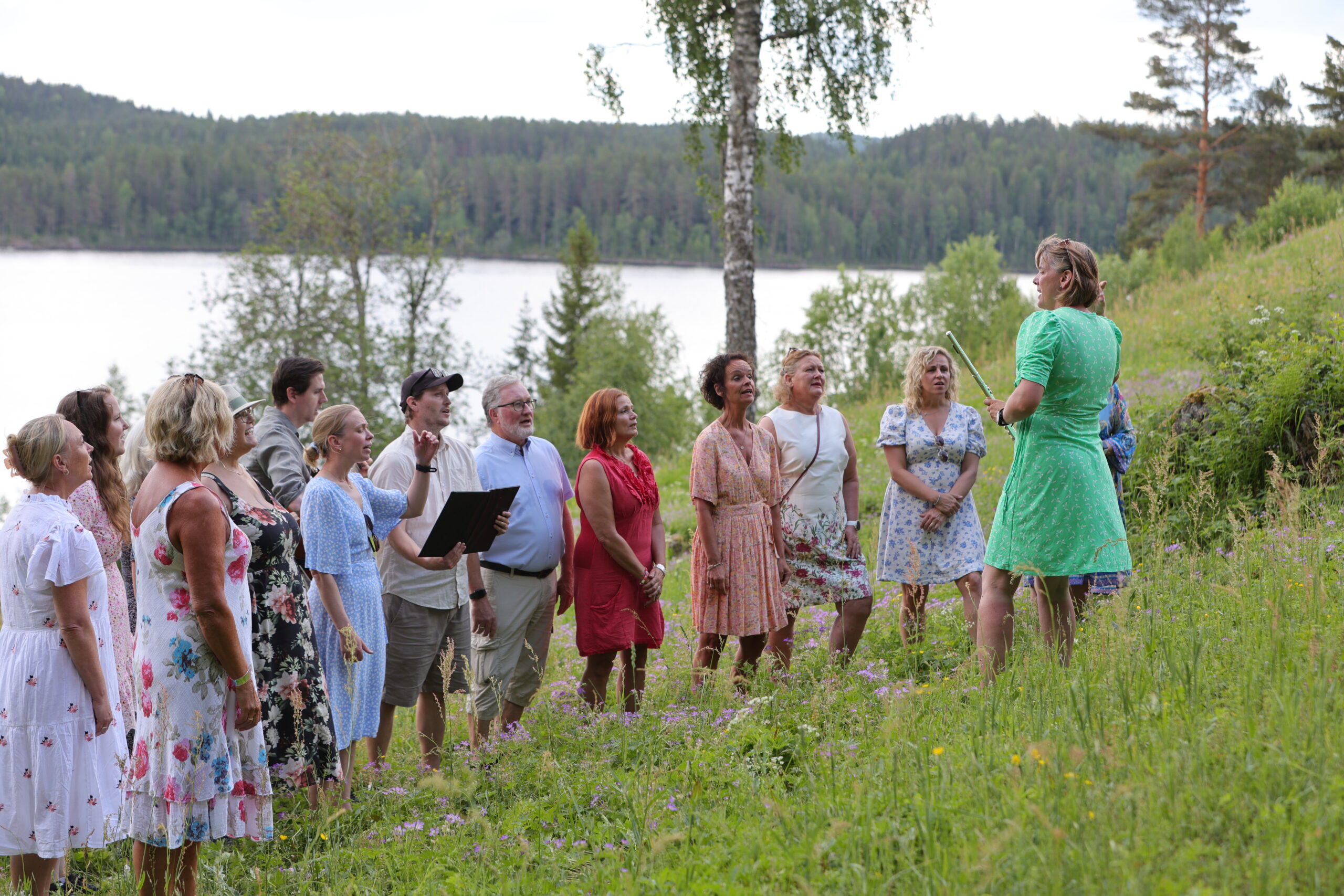 Vestmarka Sangkor har nesten blitt for et huskor å regne og opptrer på Oppistun Børli i forbindels med Junikveld.