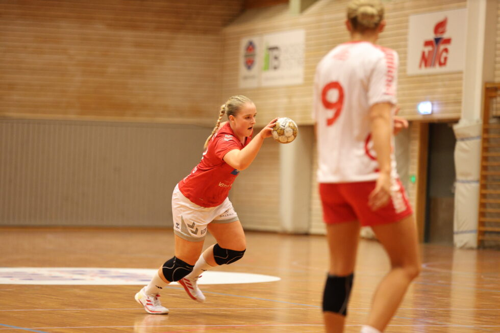 Hedda Grøttheim noterte seg med sju scoringer i søndagens kamp mot Haslum. Det holdt ikke til seier.
