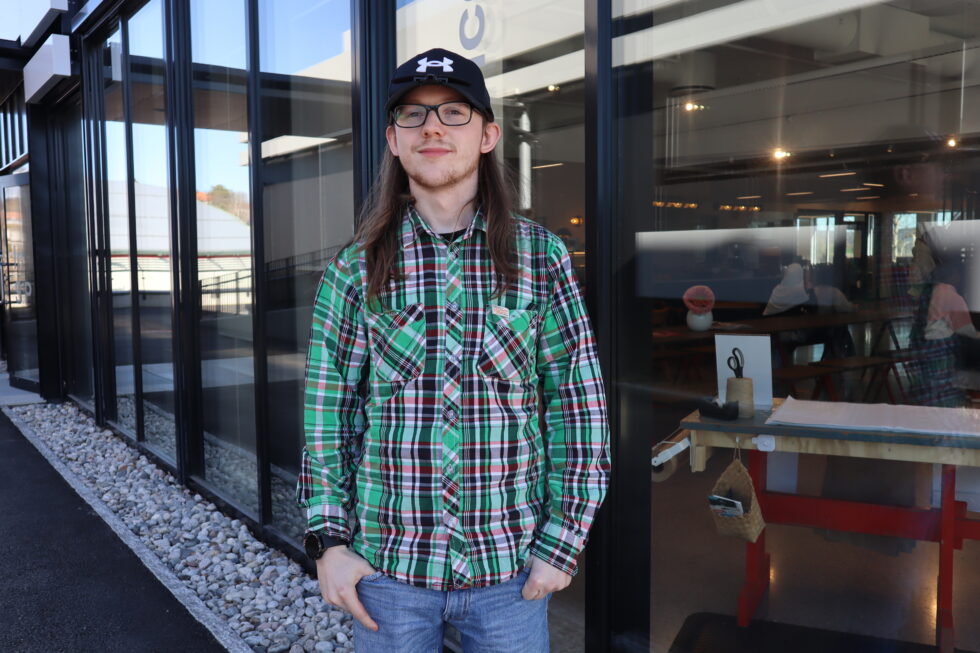 Odd-Olav Hansen (22) er en av de om lag 50 ungdommene som tok turen til Innlandet Science Park på torsdag, hvor målet var å få seg en sommerjobb.