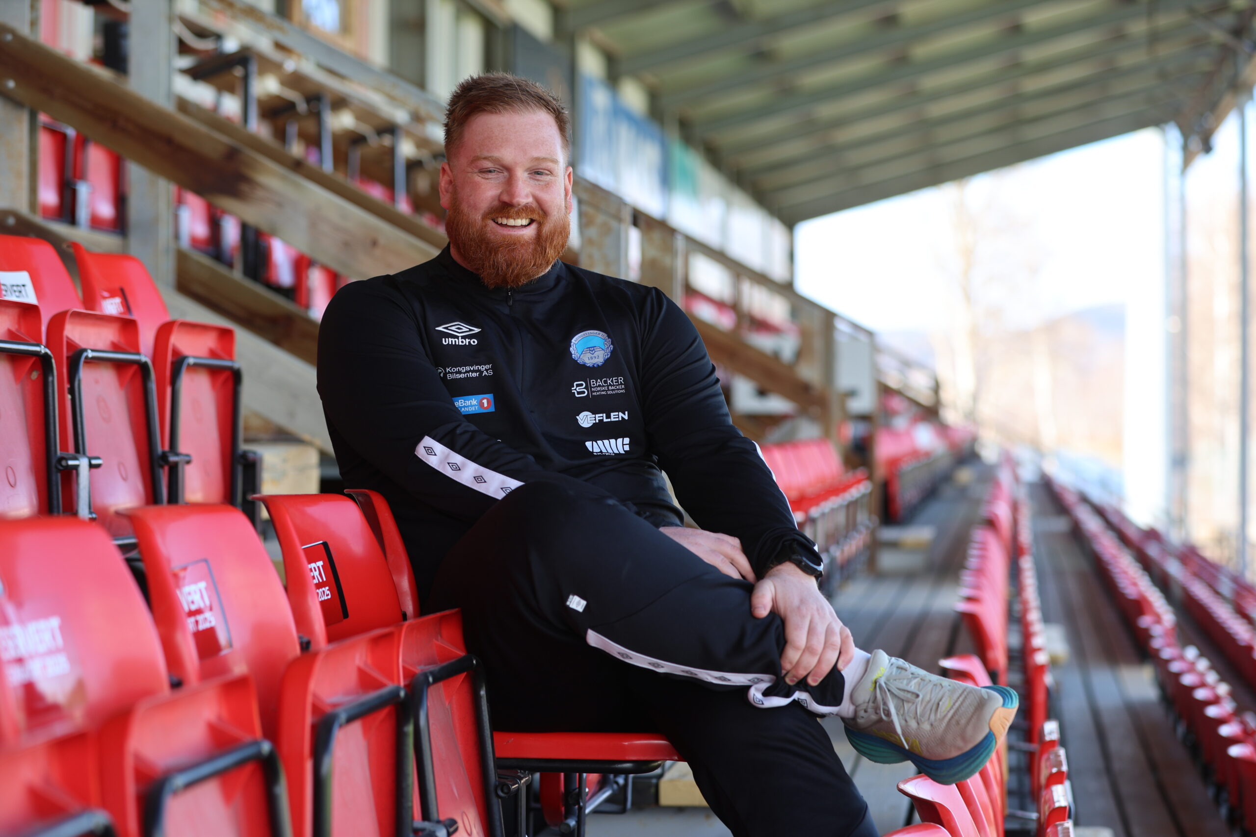 Jørn-Ole Korslund må se lagets første kamp fra tribunen på lørdag.