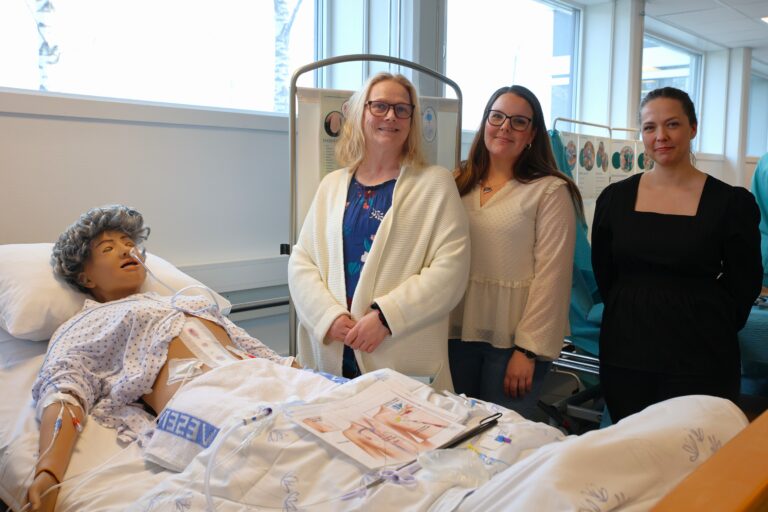F.v. Bente Herum, Kristin Melgård og Ida Helen Hagen syns det er mest attraktivt å skulle jobbe på sykehus.