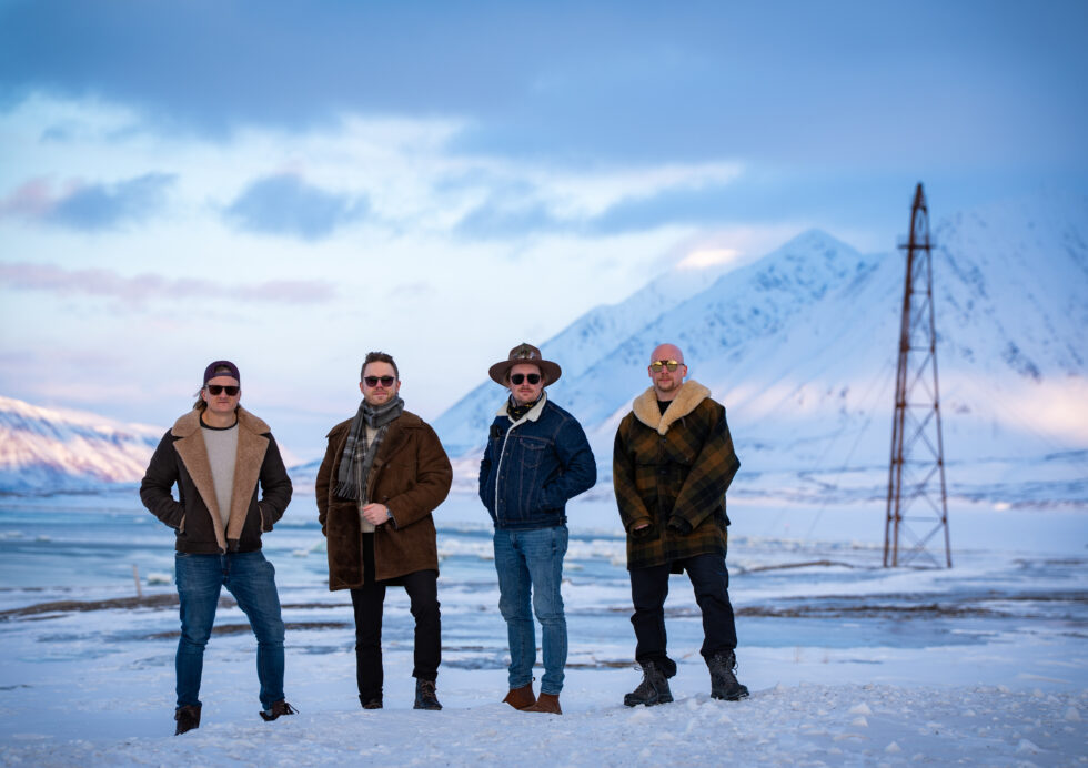 Bandet Harwester fra Brandval med Krister Hagen, Magnus Ørland Øiseth, Ståle Andersson og Thomas Fullu spiller fredag for en av verdens nordligste bosetninger.