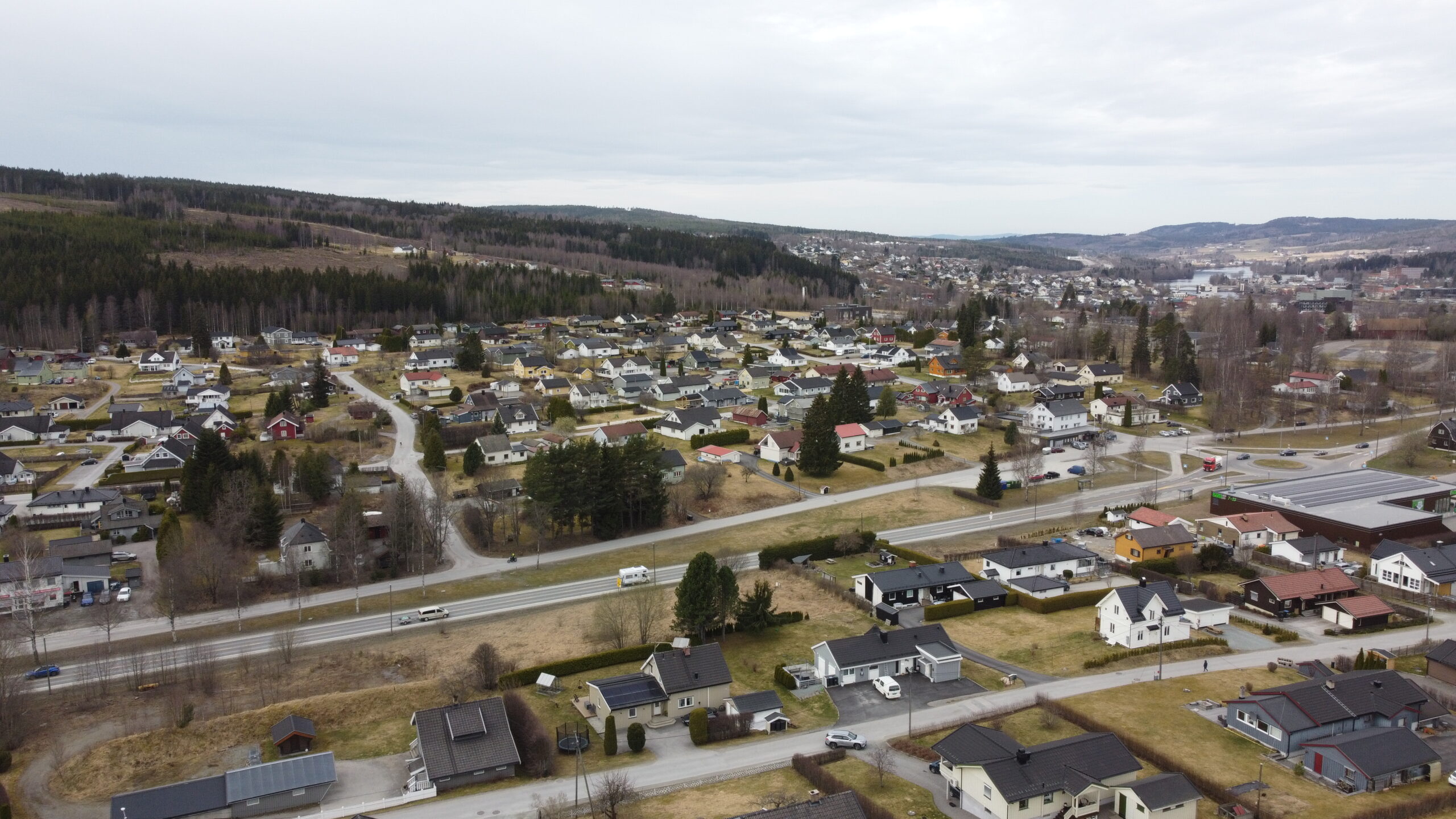 Dronebilde tatt over Kongsvinger april 2025.