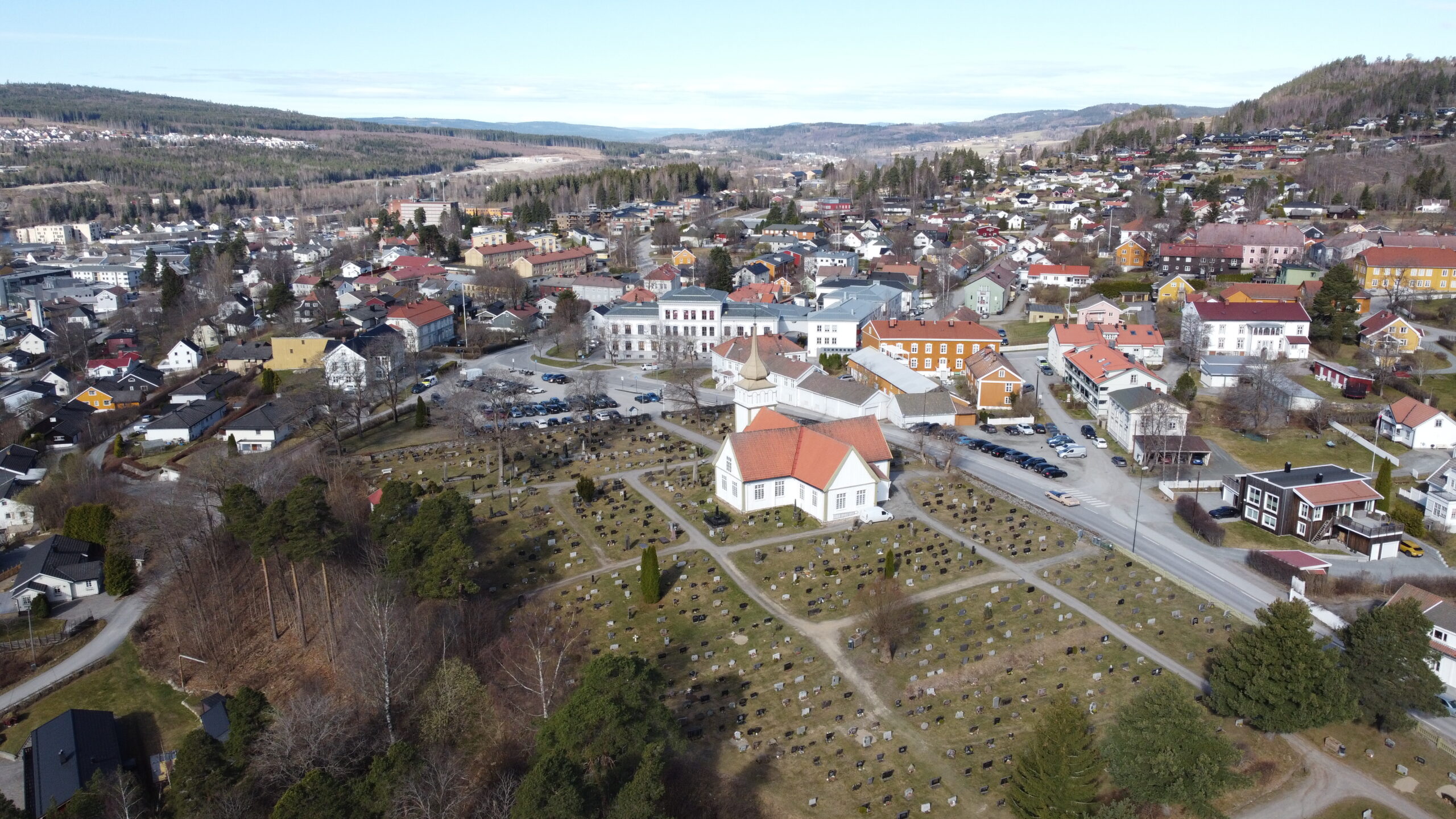 Dronebilde over Kongsvinger tatt i april 2025.