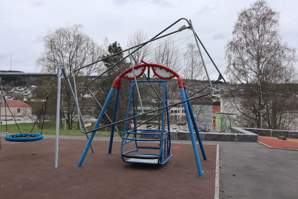 Dette synet var blant annet noe av det som møtte besøkende til Byparken på påskeaften.