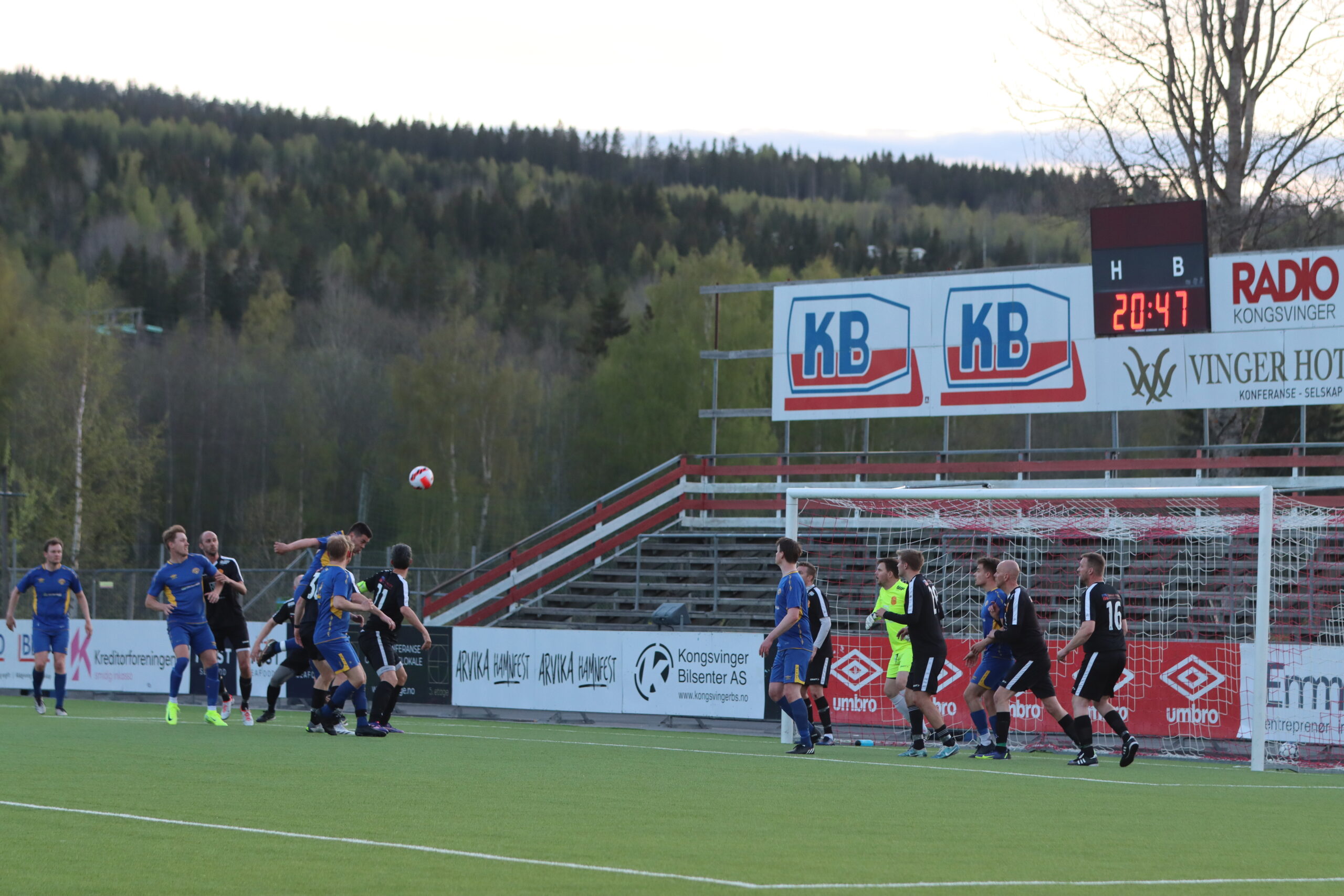 Det ble tett og jevnt da Vinger og Brandval sparket i gang årets fotballsesong.