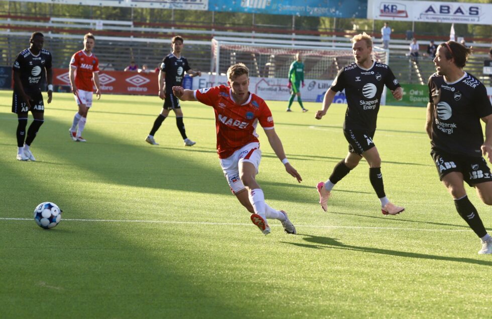 Martin Tangen Vinjor erkjenner at Odd Grenland var hakket bedre enn KIL og vant fortjent mandag kveld.