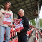 Styremedlem Maren Haug Andersen, og daglig leder i KIL Fotball Morten Aasvangen, håper på å se mange på tribunen søndag 1. juni