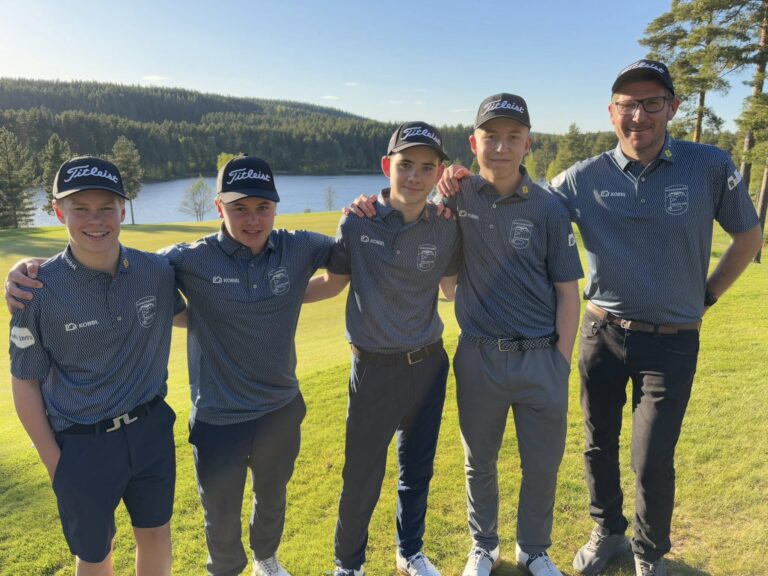 Hans Oskar Kvarv Andreassen, Magnus Snare Bakke, Mikkel Buberg, Philip Karlsen Lien og juniortrener Marcus Lundèn er klare for sesongen som venter.